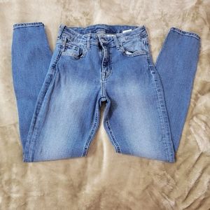 H&M medium wash Skinny ankle jeans with embellished design on pockets 28